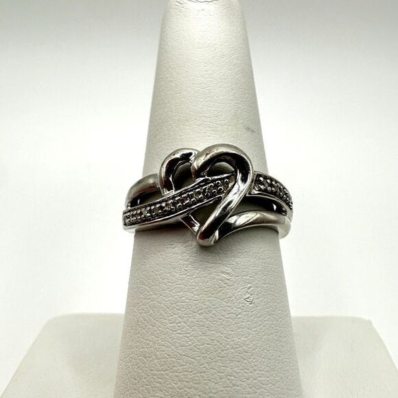 SALE! Diamond and sterling silver heart ring! - Picture 1 of 9
